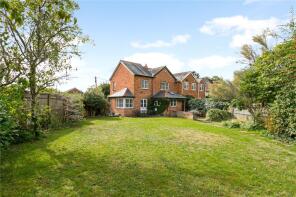 Applethwaite Cottage, Heathfield Avenue, Binfield Heath, Henley-on-thames RG9 4ED