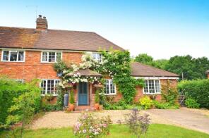 4, Blacknest Cottages, Chiddingfold Road, Dunsfold, Godalming GU8 4PB