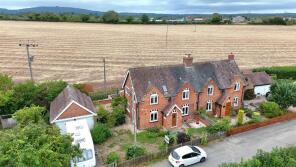 1, Bovone Cottages, Barbers Bridge, Gloucester GL2 8DX