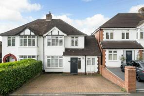 11, Chambersbury Lane, Hemel Hempstead HP3 8AY