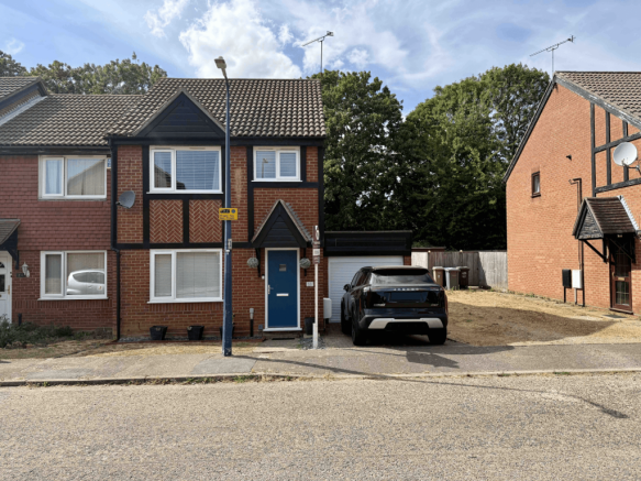 3 Bedroom Semi Detached House for Sale - Felixst