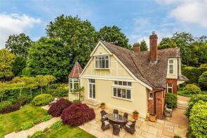 Brackens, Hillcrest, East Grinstead RH19 2LX
