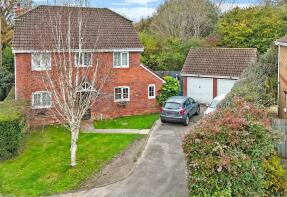 5, Covert Mead, Pulborough RH20 3PR