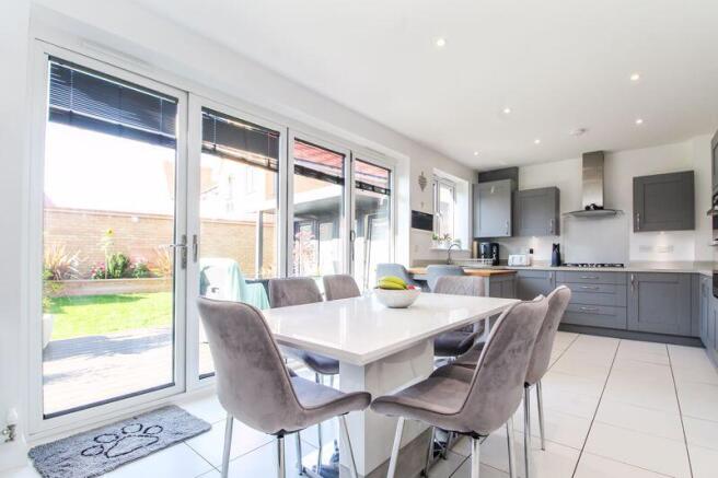 Kitchen/Diner/Family (2)