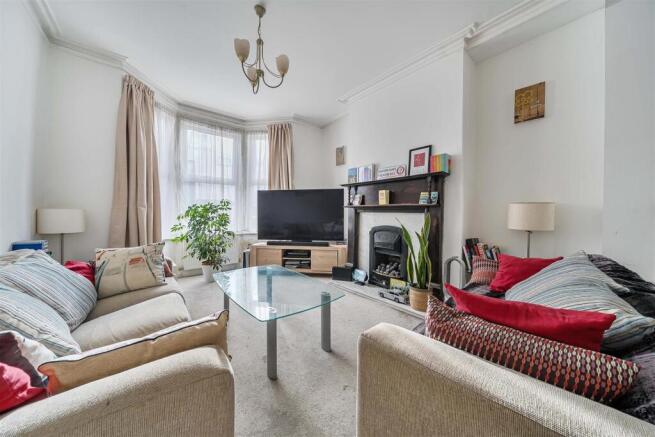 Living room 2.jpg