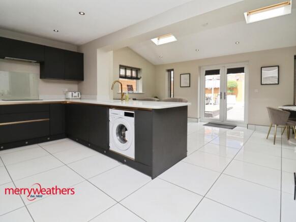 OPEN PLAN EXTENDED KITCHEN/DINING ROOM