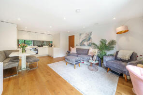 6, Marsham House, Station Road, Gerrards Cross SL9 8ER