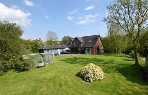 Glendale, Road Past Dart Farm, Exeter EX3 0QJ