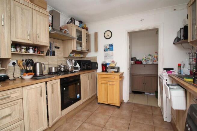 kitchen 1.JPG