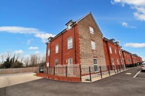 98, Poskett Way, Charfield GL12 8FG