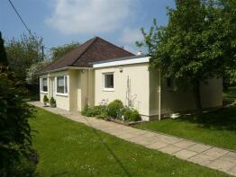 5, The Hillocks, Chippenham SN15 4DH