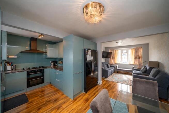Lounge/ Dining Room