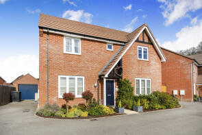203, Bolton Drive, Reading RG2 9WL