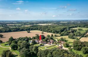 3, The Pump House, Downs Road, West Stoke, Chichester PO18 9BN