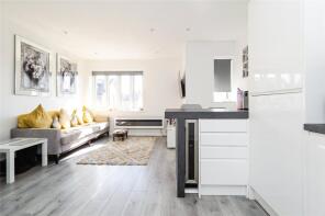 6, Park Mews, Park Lane, South Ockendon RM15 4UE