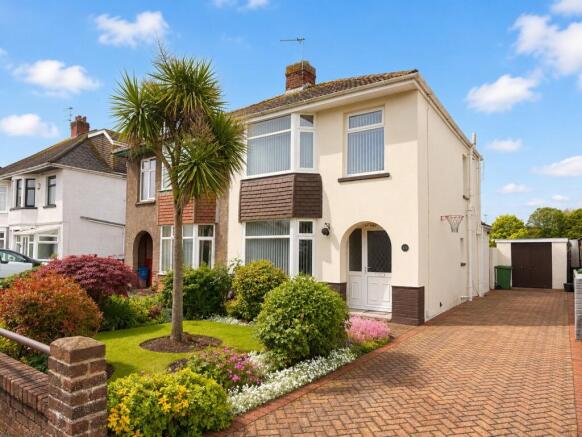 3 bed semi-detached house for sale