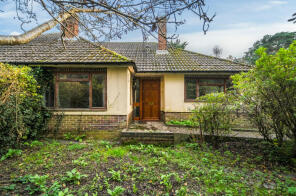 11, Stream Valley Road, Lower Bourne, Farnham GU10 3LT
