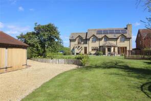 Candleford Cottage, Junction Broads Green East To Junction At Stockley, Calne SN11 0NT