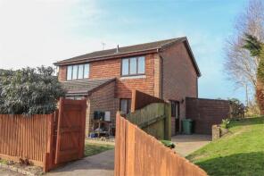Spring Bank, Park Farm Close, Etchingham TN19 7DQ