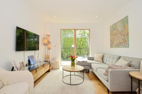 2 Riverwell Close, Watford, WD18