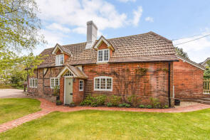 Hawthorne Cottage, Shirnall Hill, Upper Farringdon, Alton GU34 3DS