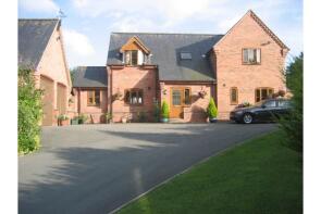 Rowan House, Llangyniew, Welshpool SY21 9EL