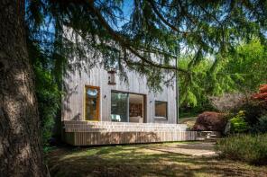 Heron House, Scotland Lane, Haslemere GU27 3AB