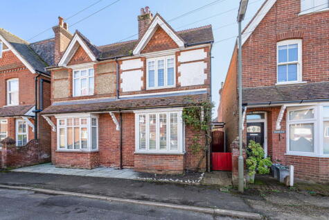 Victoria Road, Cranleigh GU6 8SP