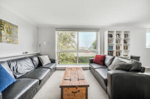 8, 23 Elm Court, Rydens Road, Walton-on-thames KT12 3AD