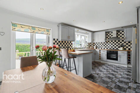 Llanover Road, Pontypool