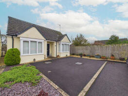 6, Meadow Close, Somerton TA11 6AS