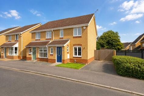 Farriers Way, Houghton Regis, Dunstable, Bedfordshire, LU5