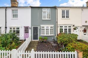 32 Thames Cottage, Southbank, Thames Ditton KT7 0UD
