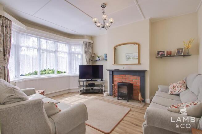 LOUNGE: