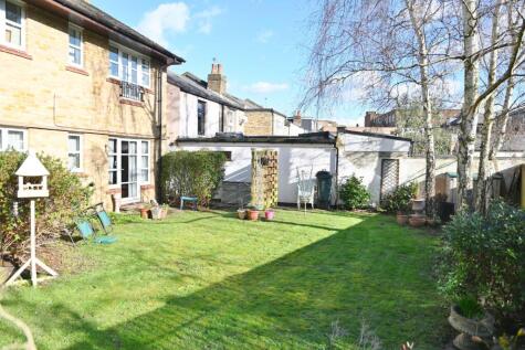 Walpole Place, Teddington