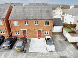 53, Lle Crymlyn, Neath SA10 6FZ