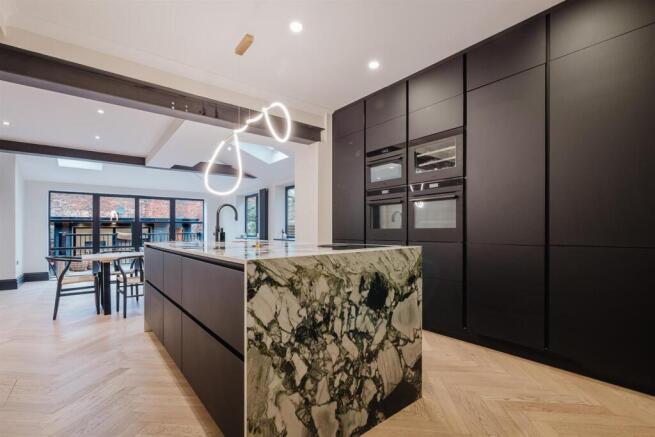 Live In Dining Kitchen