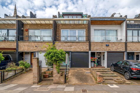 Saunders Ness Road, London E14