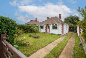2, Cuddington Road, Dinton HP18 0AB