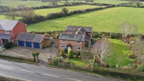 Yew Tree Villa, B5130 From Grasmere To Marshley Farm, Isycoed, Wrexham LL13 9RN
