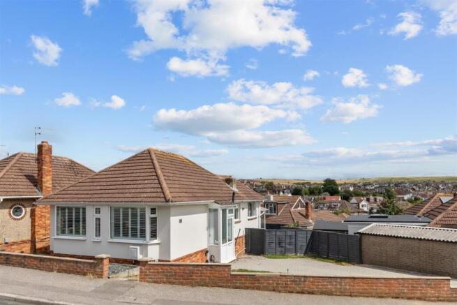 Oakdene Crescent-17.jpg