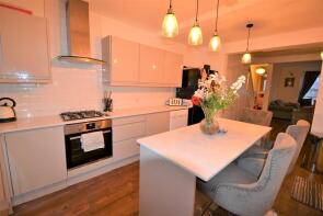 8, Digby Road, Stanford-le-hope SS17 9BS