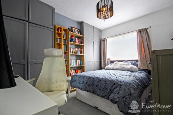 Bedroom 1 with 2 built-in cupboards 