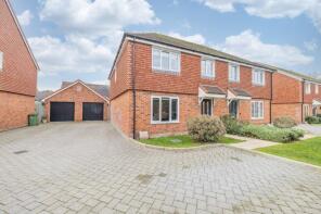 4, Rothbart Place, Ashford TN25 6BY