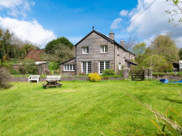 Holdstrong Farmhouse