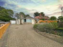 Greystones, Bratton Road, Trowbridge BA14 6AZ