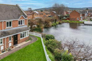 14, Cleeve Lake Court, Stoke Road, Bishops Cleeve, Cheltenham GL52 8SN