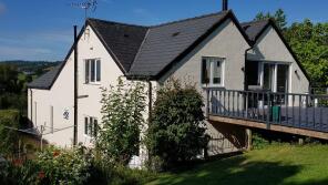 Delamere, Road From Halls Patch To Junction With New Road, Newnham GL14 1LE