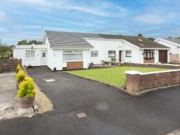 15, Maes Yr Haf, Ammanford SA18 3TR