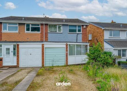 Ferndale Close, Catshill, B61